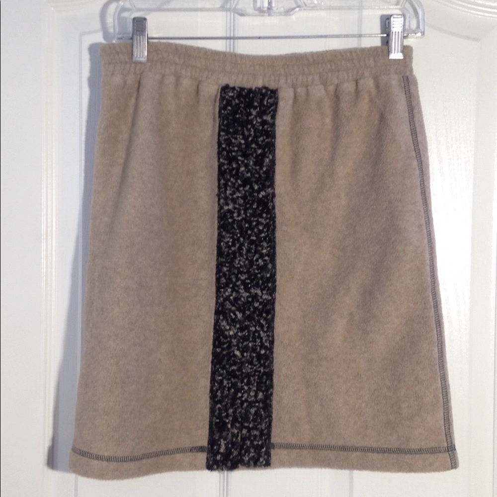 FINAL MARKDOWN Ladies' Krakerz Fleece Skirt small